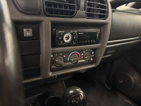 CHEVROLET S10 2.4 MPFI EXECUTIVE 4X2 CD 8V FLEX 4P MANUAL